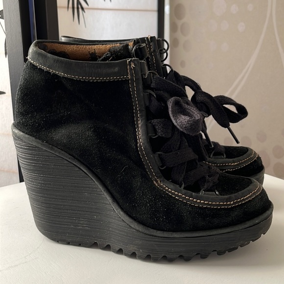 Fly London 4” wedged booties sz 37 or 6.5 - Picture 1 of 11